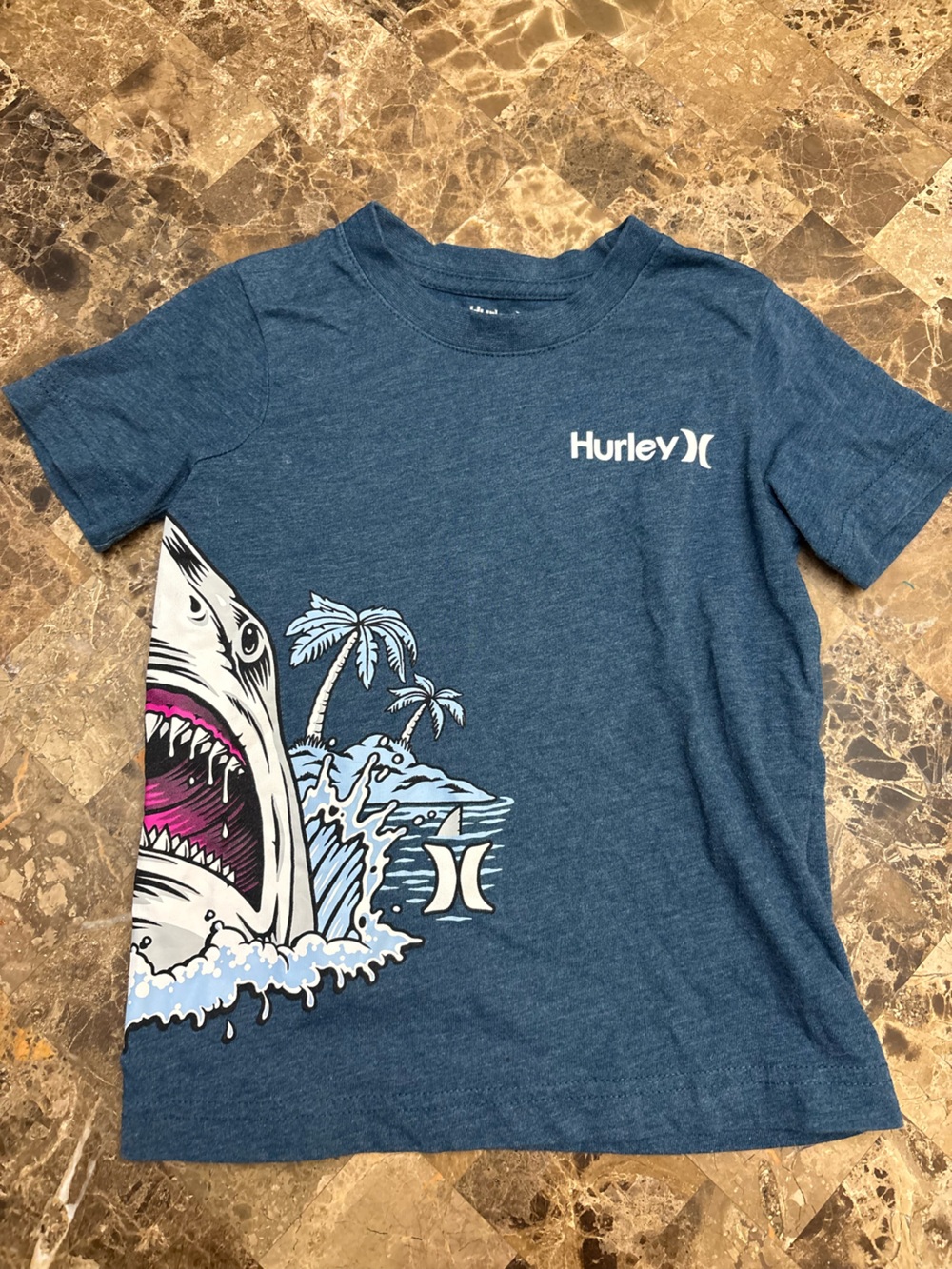 4-30$ Hurley Boys' Blue Shark Graphic Tee 3-4 years